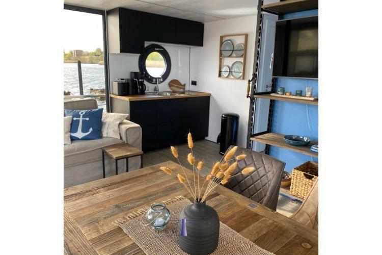 Hausboot Fjord Ankerplatz Mit Biosauna In Schleswig Exterior foto